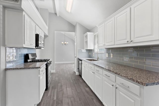 11710 Seawood Drive, Houston, TX 77089