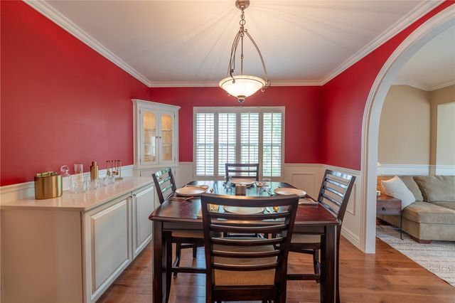1551 Merion Ln, Oakmont, PA 15139