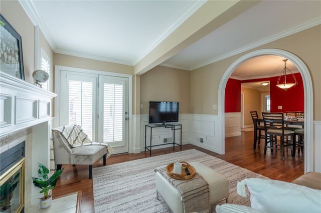 1551 Merion Ln, Oakmont, PA 15139