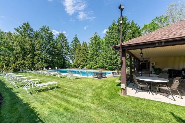 1551 Merion Ln, Oakmont, PA 15139