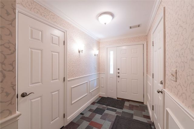 1551 Merion Ln, Oakmont, PA 15139