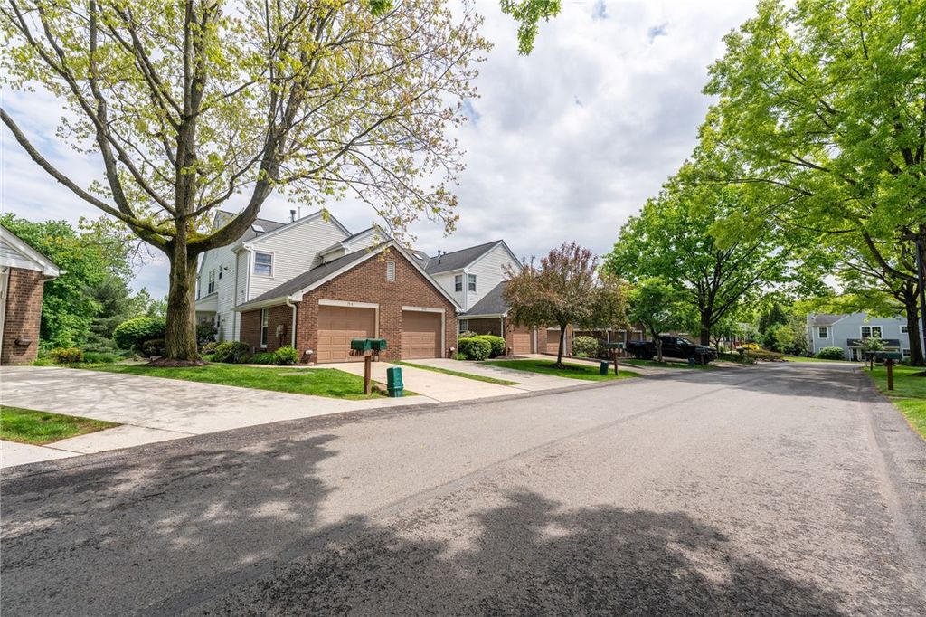 1551 Merion Ln, Oakmont, PA 15139