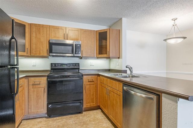 5563 BAYWATER DRIVE 37, Tampa, FL 33615