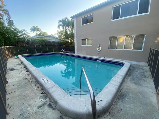 520 SW 15th Street 101, Pompano Beach, FL 33060