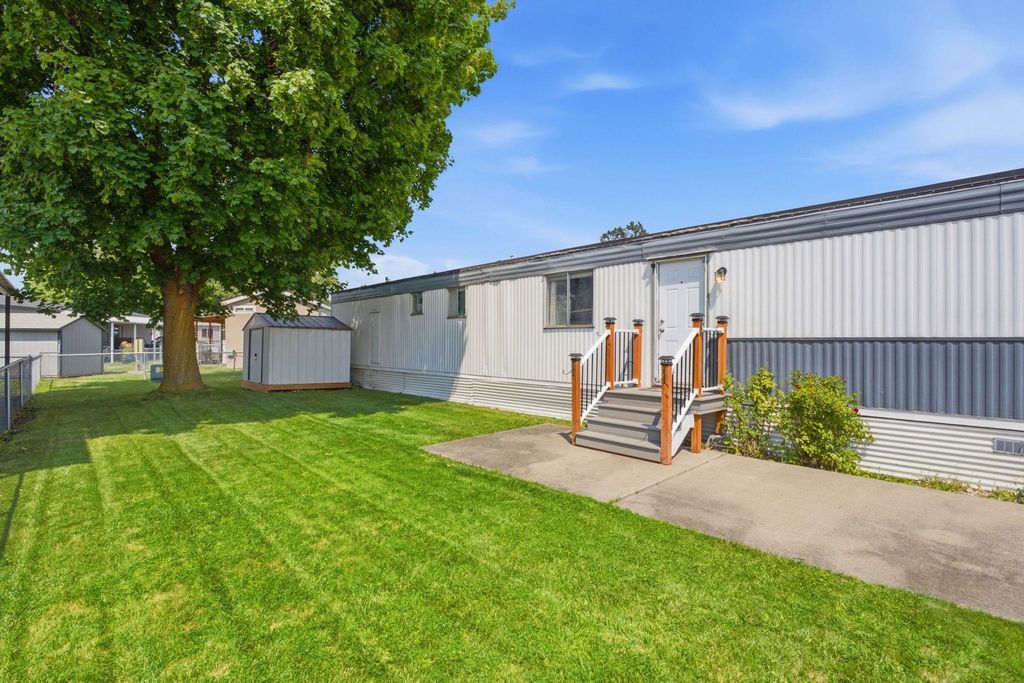 21725 E E Wellesley Ave, Otis Orchards, WA 99027 photo 3
