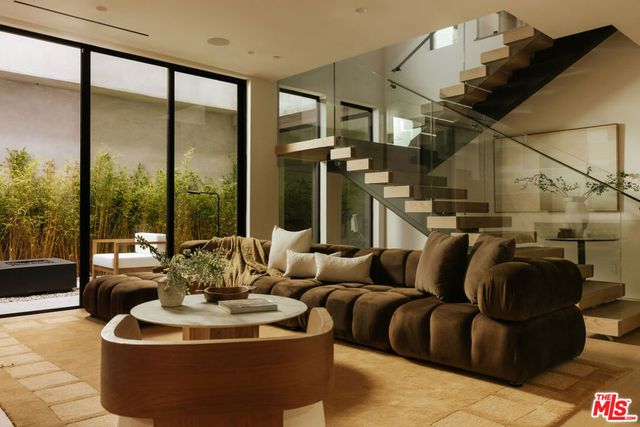605 N Rexford Drive, Beverly Hills, CA 90210