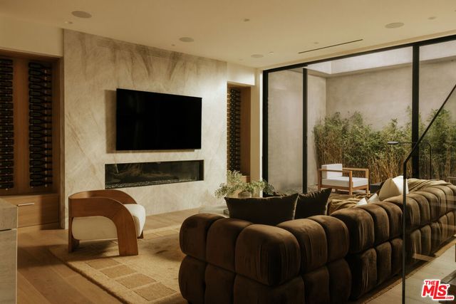 605 N Rexford Drive, Beverly Hills, CA 90210