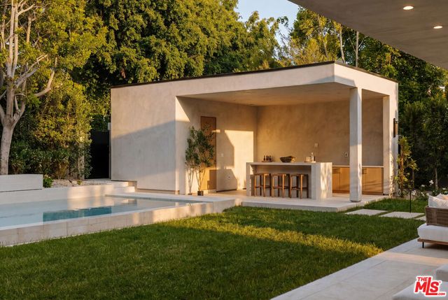 605 N Rexford Drive, Beverly Hills, CA 90210