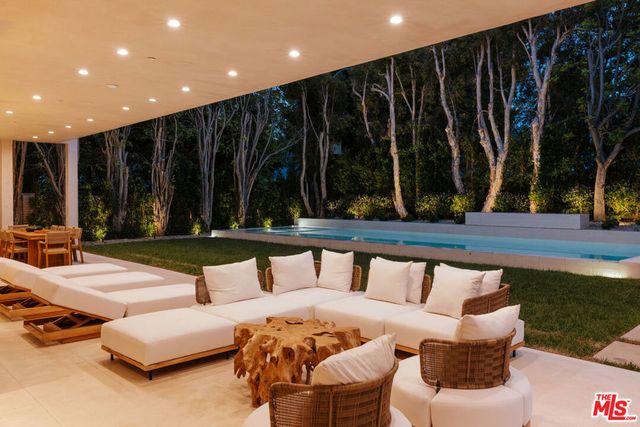 605 N Rexford Drive, Beverly Hills, CA 90210