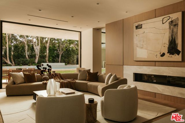 605 N Rexford Drive, Beverly Hills, CA 90210