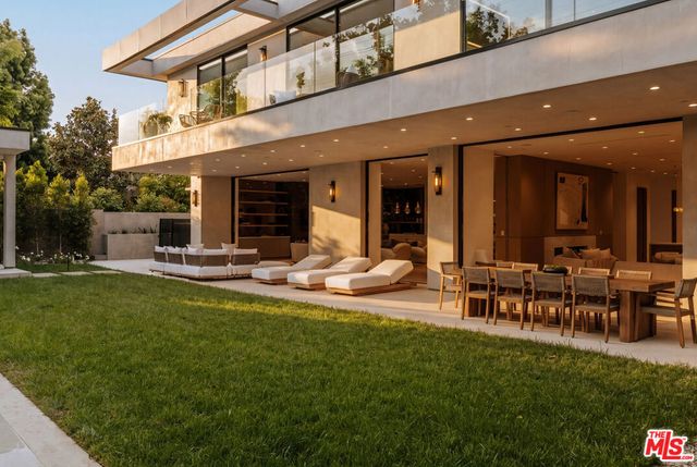 605 N Rexford Drive, Beverly Hills, CA 90210