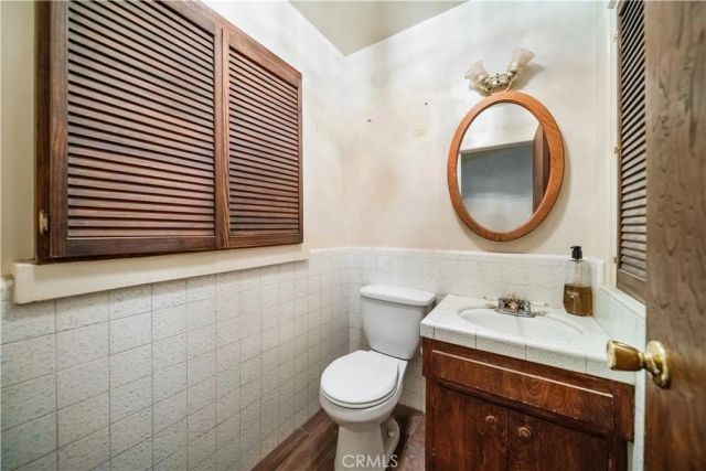 1449 E Bennett Avenue, Glendora, CA 91741
