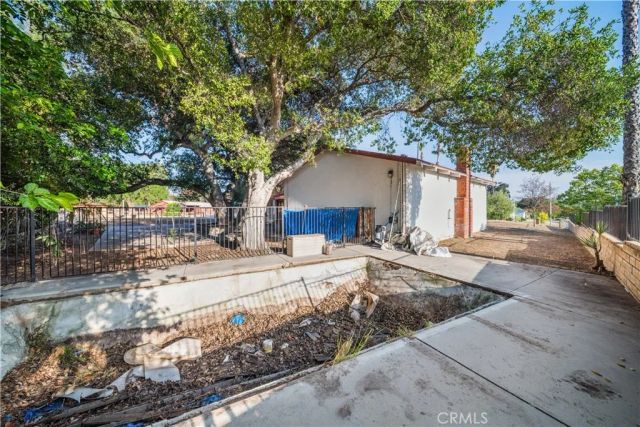 1449 E Bennett Avenue, Glendora, CA 91741
