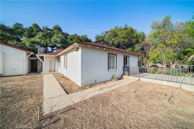 1449 E Bennett Avenue, Glendora, CA 91741