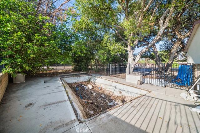 1449 E Bennett Avenue, Glendora, CA 91741