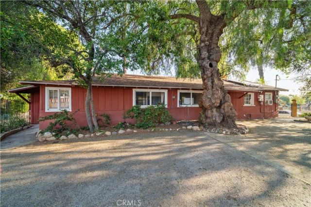 1449 E Bennett Avenue, Glendora, CA 91741