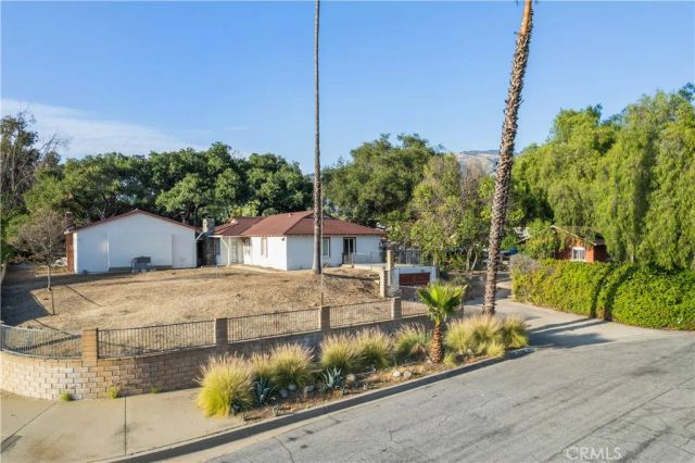 1449 E Bennett Avenue, Glendora, CA 91741
