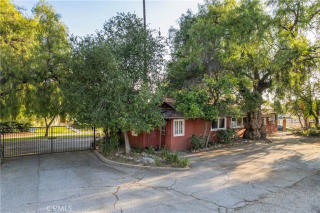 1449 E Bennett Avenue, Glendora, CA 91741