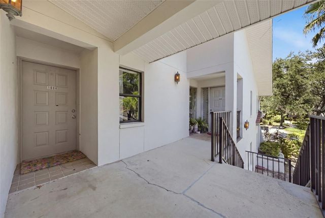 300 S FLORIDA AVENUE 100K, Tarpon Springs, FL 34689