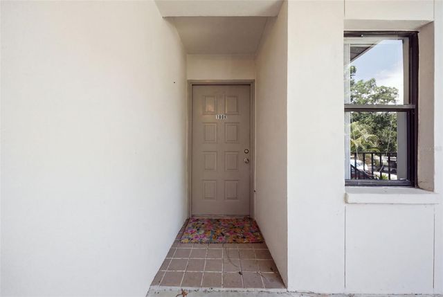 300 S FLORIDA AVENUE 100K, Tarpon Springs, FL 34689