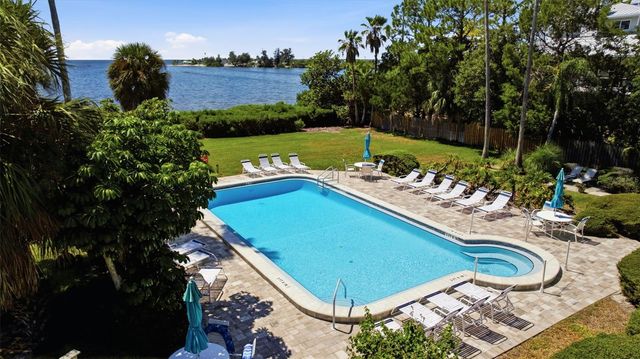 300 S FLORIDA AVENUE 100K, Tarpon Springs, FL 34689