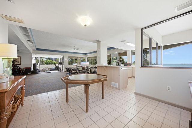 300 S FLORIDA AVENUE 100K, Tarpon Springs, FL 34689