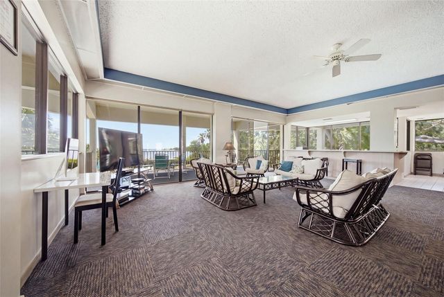 300 S FLORIDA AVENUE 100K, Tarpon Springs, FL 34689