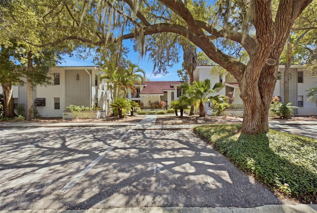 300 S FLORIDA AVENUE 100K, Tarpon Springs, FL 34689