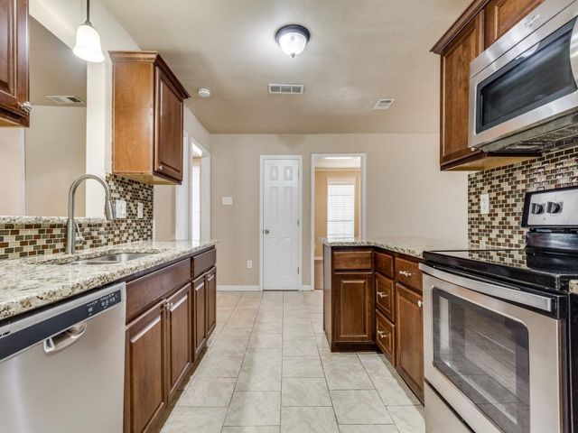 7701 Salzburg Drive, Rowlett, TX 75089