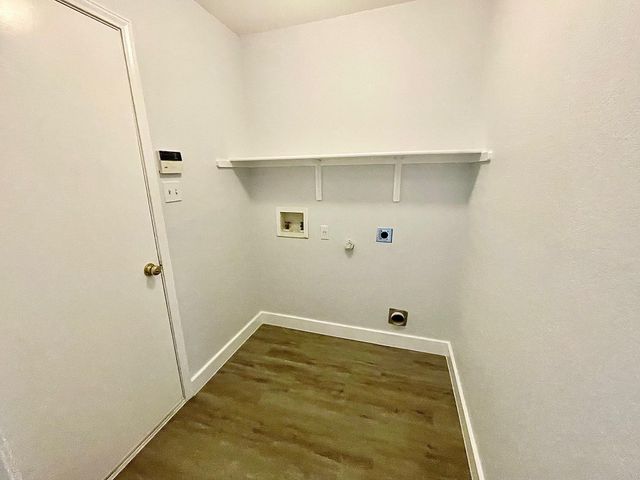 105 David DR, Hutto, TX 78634