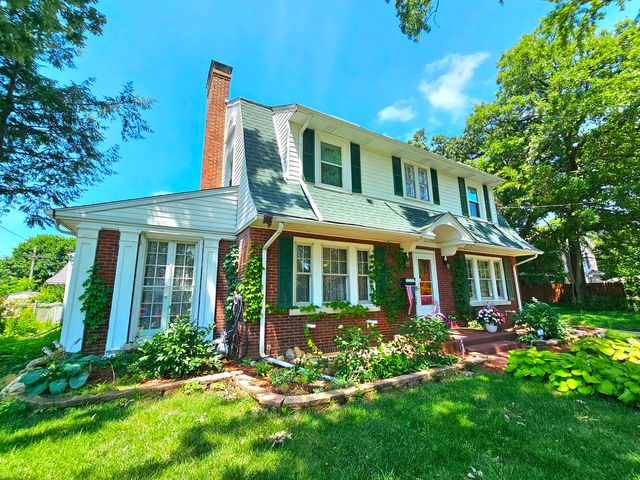 186 N Du Bois Avenue, Elgin, IL 60123
