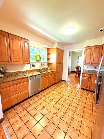 186 N Du Bois Avenue, Elgin, IL 60123