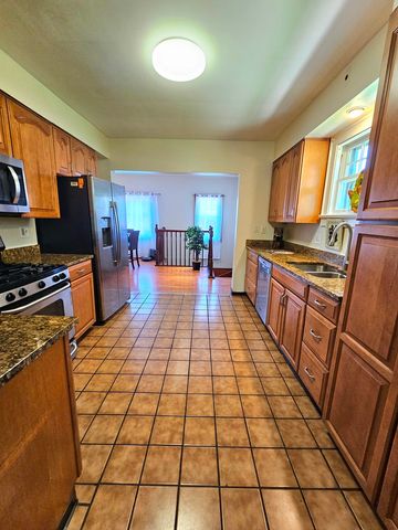186 N Du Bois Avenue, Elgin, IL 60123