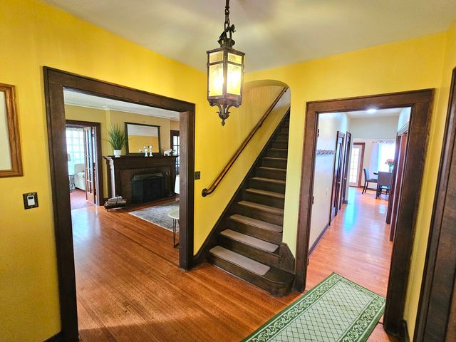 186 N Du Bois Avenue, Elgin, IL 60123
