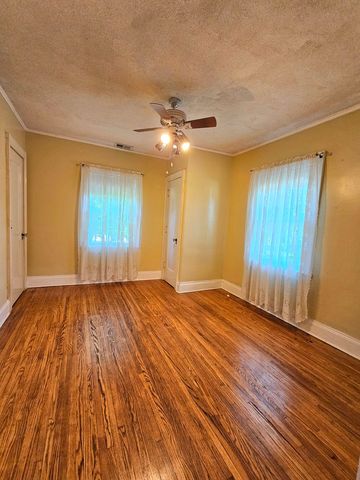 186 N Du Bois Avenue, Elgin, IL 60123