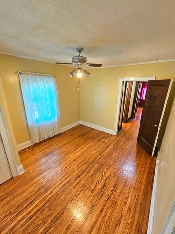 186 N Du Bois Avenue, Elgin, IL 60123