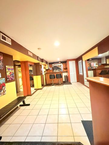 186 N Du Bois Avenue, Elgin, IL 60123