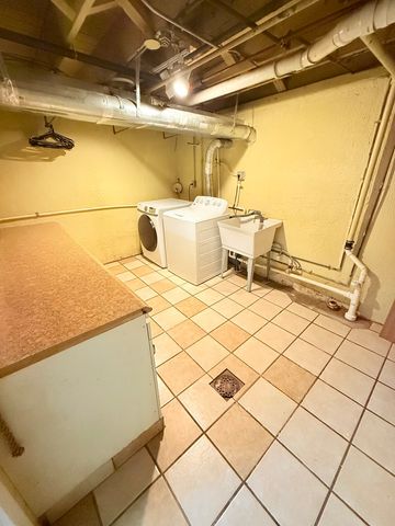 186 N Du Bois Avenue, Elgin, IL 60123