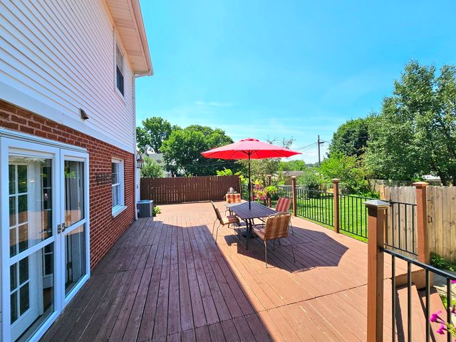 186 N Du Bois Avenue, Elgin, IL 60123