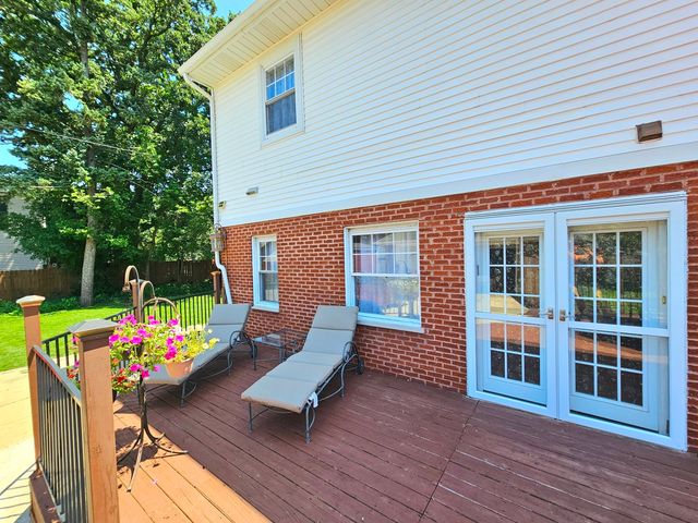 186 N Du Bois Avenue, Elgin, IL 60123