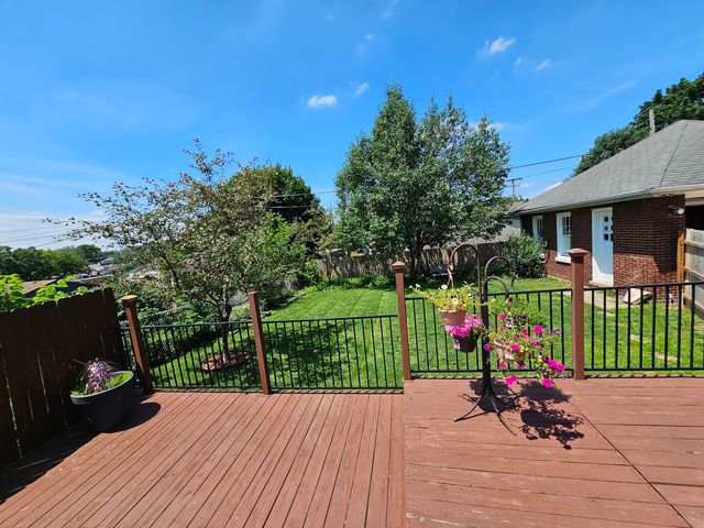 186 N Du Bois Avenue, Elgin, IL 60123