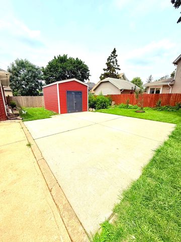 186 N Du Bois Avenue, Elgin, IL 60123