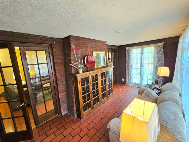 186 N Du Bois Avenue, Elgin, IL 60123
