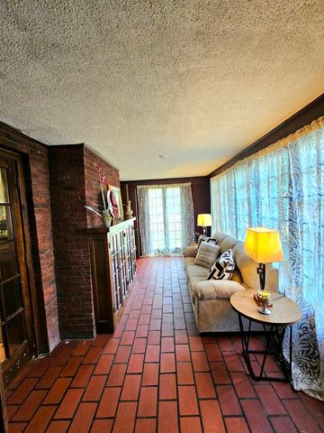 186 N Du Bois Avenue, Elgin, IL 60123