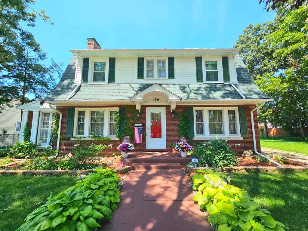 186 N Du Bois Avenue, Elgin, IL 60123