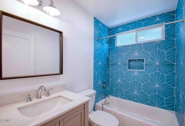 3185 Larga Avenue B, Los Angeles, CA 90039