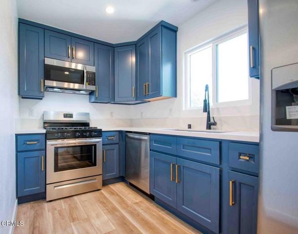 3185 Larga Avenue B, Los Angeles, CA 90039