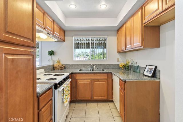 1801 Greenleaf Street 15, Santa Ana, CA 92706