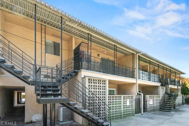 1801 Greenleaf Street 15, Santa Ana, CA 92706