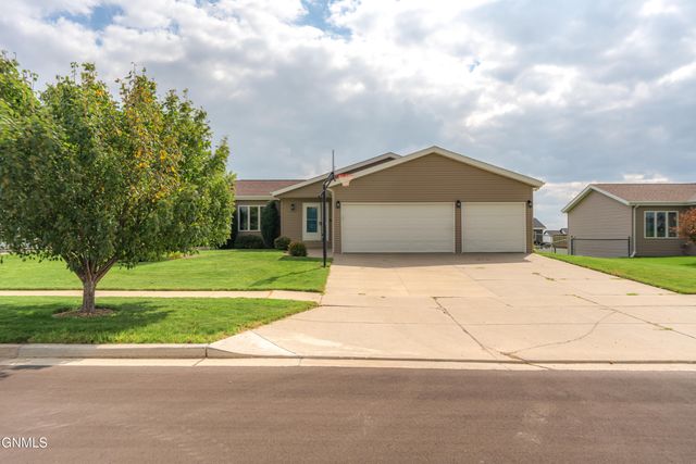 4725 Calgary Avenue E, Bismarck, ND 58503 property photo